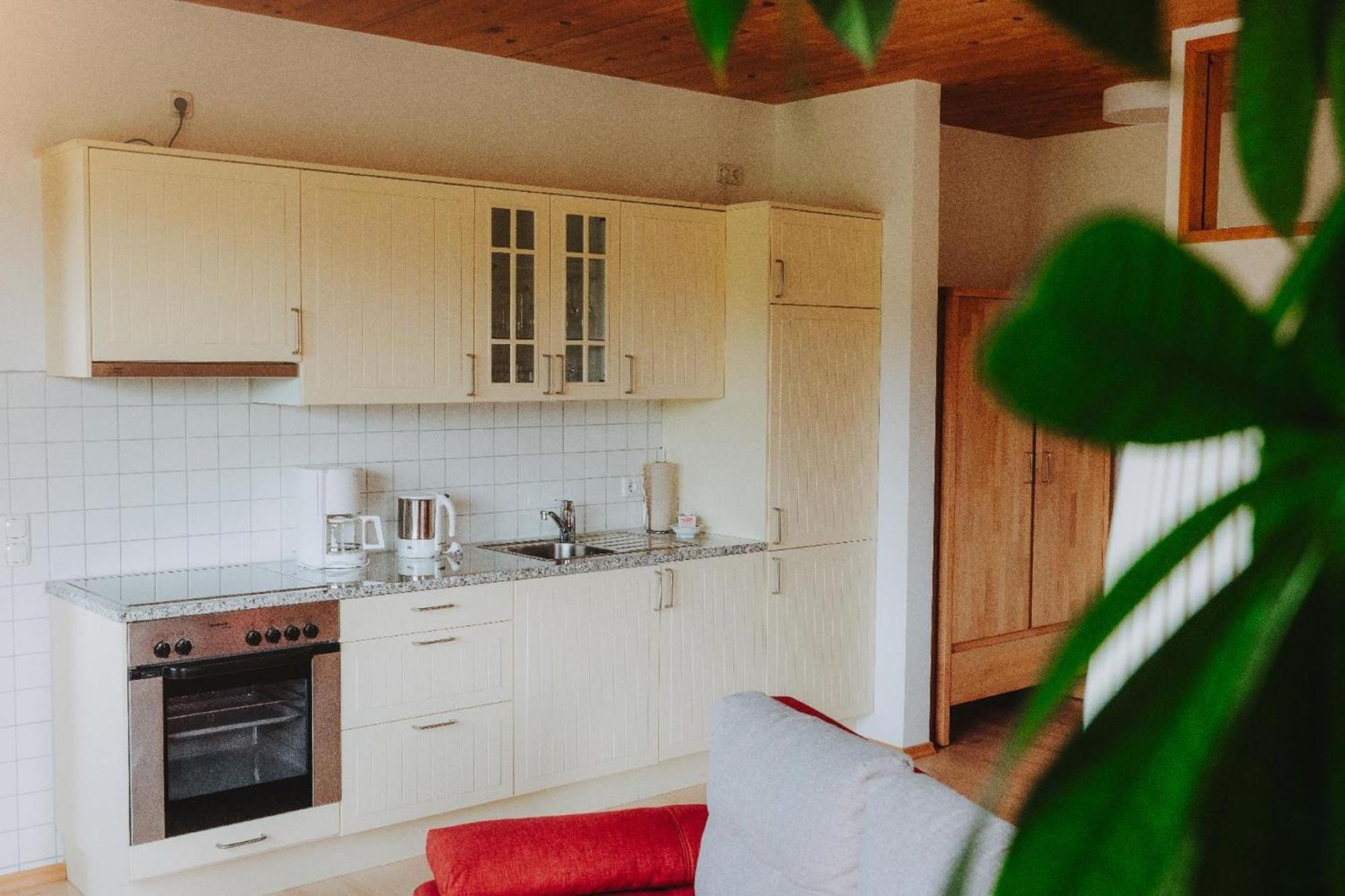 ホテル Lindenhaus ツヴィーゼル エクステリア 写真