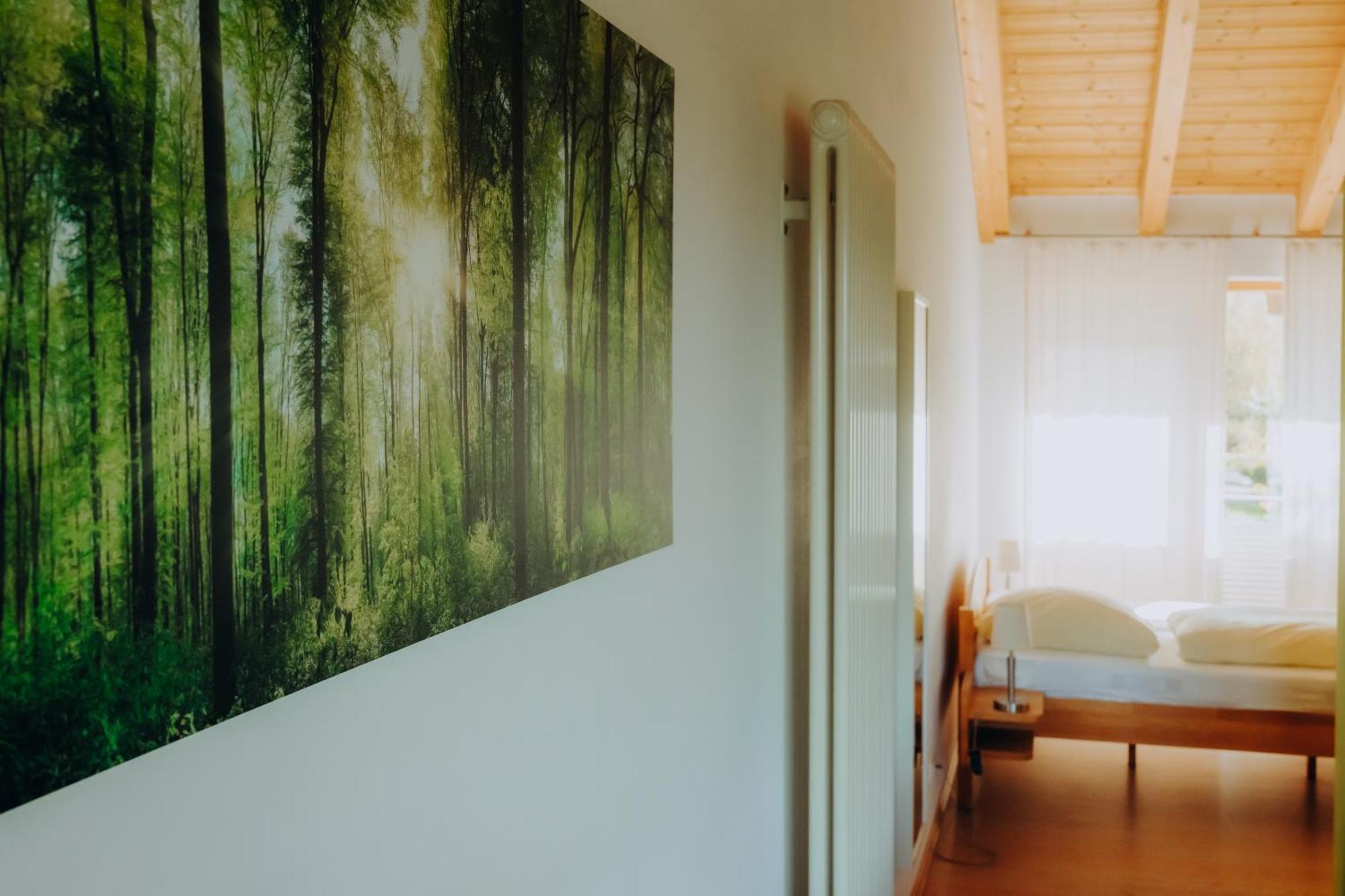 ホテル Lindenhaus ツヴィーゼル エクステリア 写真